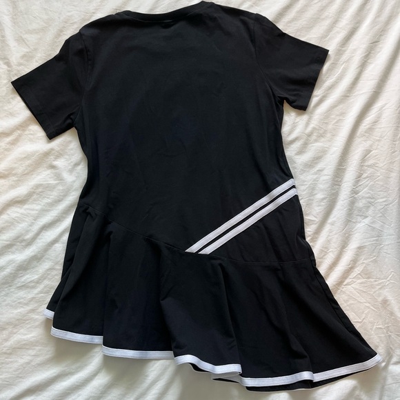 🎾 anyone?! Black & White Asymmetrical Mini Dress - Picture 3 of 8